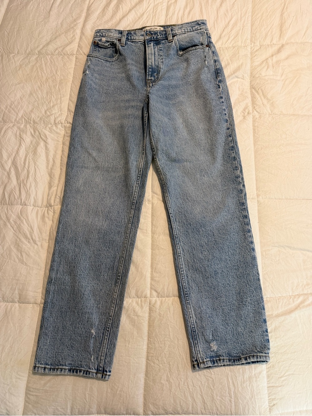Abercrombie & Fitch 90’s Straight Ultra High-Rise
